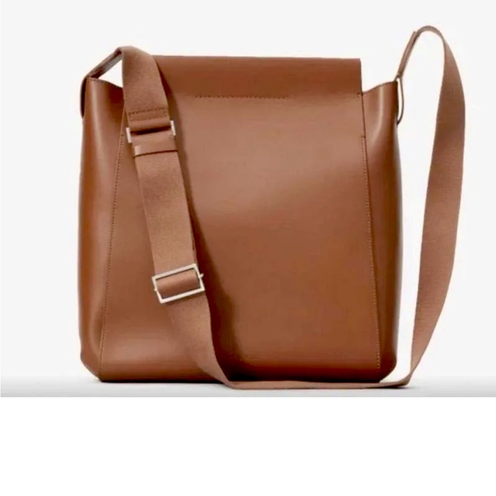 Everlane The Form Bag in Cognac